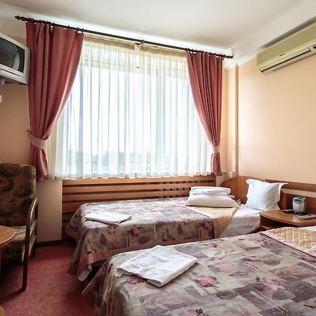 Druzhba Service Hotel Kyiv Exterior foto
