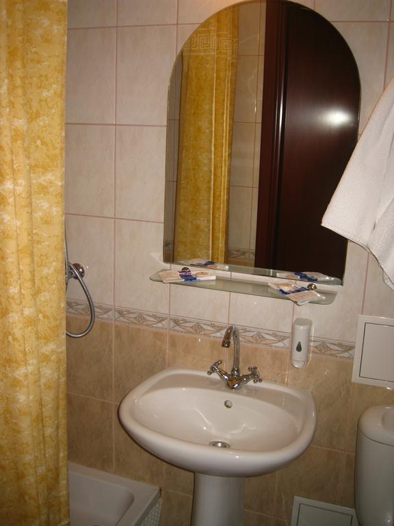 Druzhba Service Hotel Kyiv Quarto foto