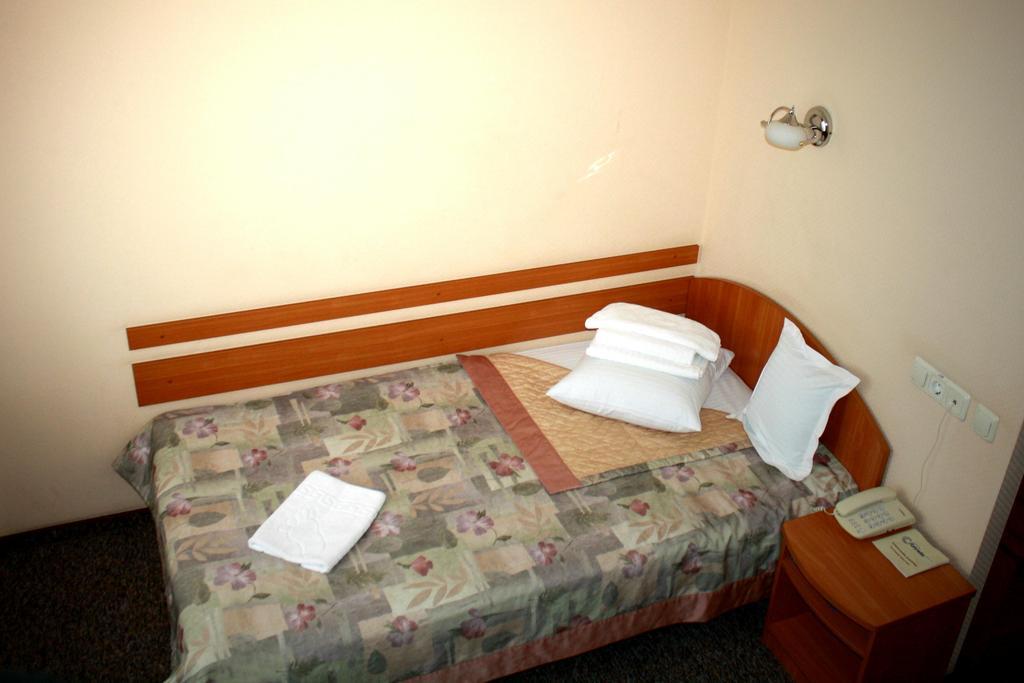 Druzhba Service Hotel Kyiv Quarto foto