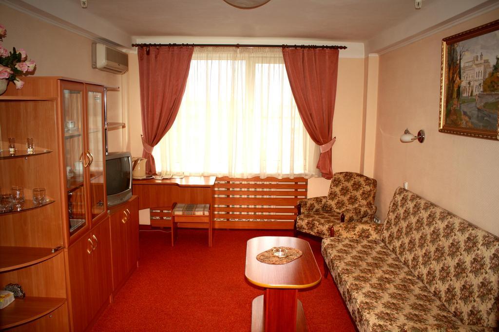 Druzhba Service Hotel Kyiv Quarto foto