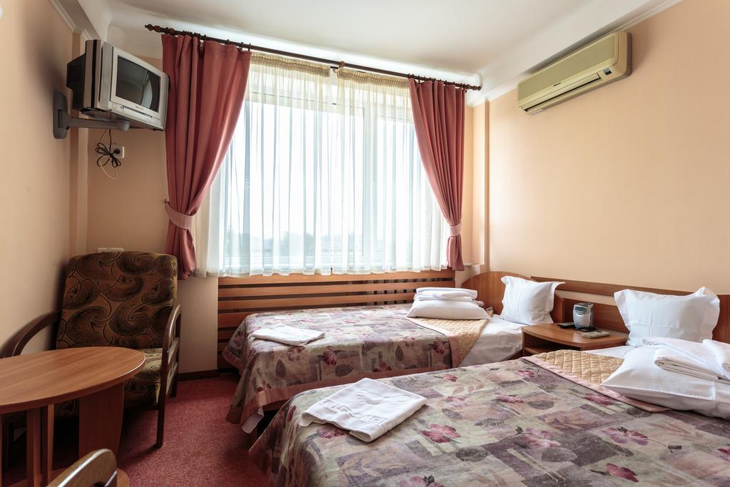 Druzhba Service Hotel Kyiv Exterior foto